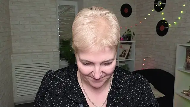 Sandra Snow online show from 12.29.24