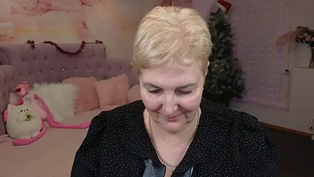 Sandra Snow online show from 12.30.24