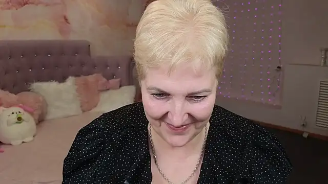 Sandra Snow online show from 01.14.25