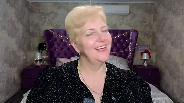 Sandra Snow online show from 01.21.25