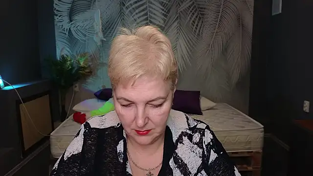 Sandra Snow online show from 02.09.25
