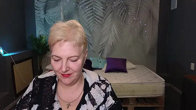 Sandra Snow online show from 02.09.25