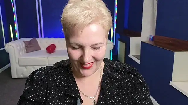 Sandra Snow online show from 02.18.25