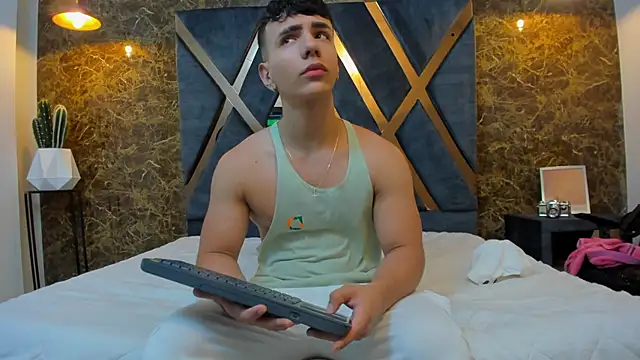 Flynn Riider online show from 02.26.25