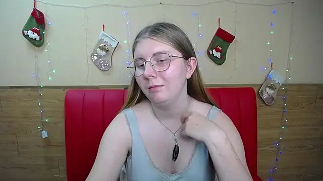 Snapshot of RysaKosaYlya chatting on 12.20.24 RysaKosaYlya online show from 12.20.24