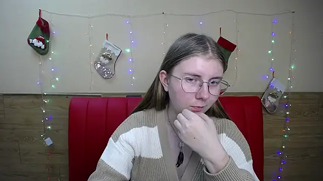 Snapshot of RysaKosaYlya chatting on 12.21.24 RysaKosaYlya online show from 12.21.24