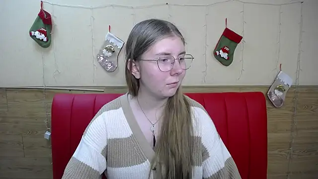 Snapshot of RysaKosaYlya chatting on 01.04.25 RysaKosaYlya online show from 01.04.25