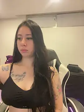 Snapshot of Zoee_t chatting on 05.16.26 Zoee t online show from 05.16.26