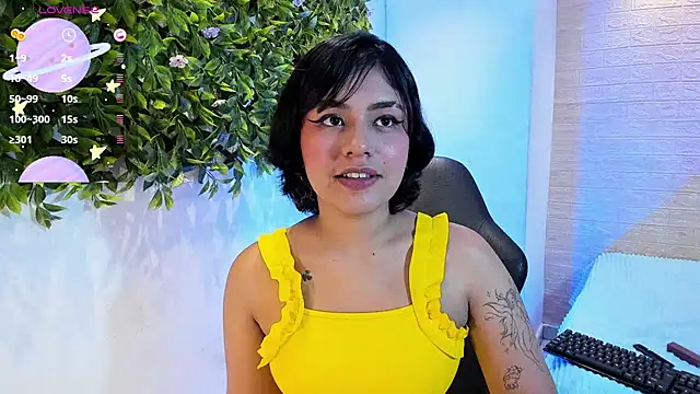 Snapshot of _sowy_venus_ chatting on 02.22.25 sowy venus online show from 02.22.25