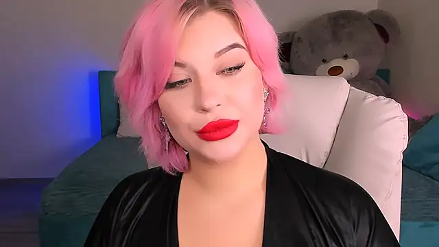 Snapshot of evaharve chatting on 12.16.24 evaharve online show from 12.16.24