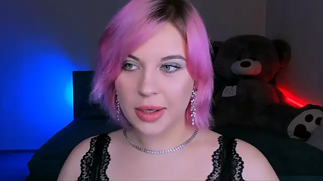 Snapshot of evaharve chatting on 12.25.24 evaharve online show from 12.25.24