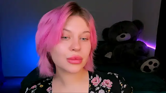 Snapshot of evaharve chatting on 01.10.25 evaharve online show from 01.10.25