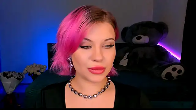 Snapshot of evaharve chatting on 01.18.25 evaharve online show from 01.18.25