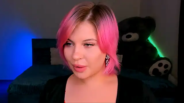 Snapshot of evaharve chatting on 01.30.25 evaharve online show from 01.30.25