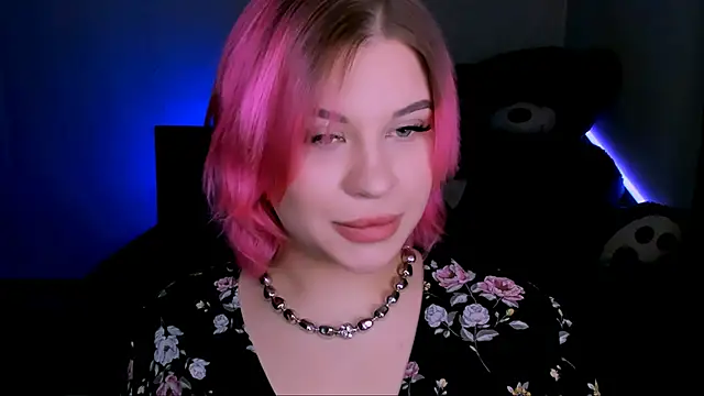 Snapshot of evaharve chatting on 03.16.25 evaharve online show from 03.16.25