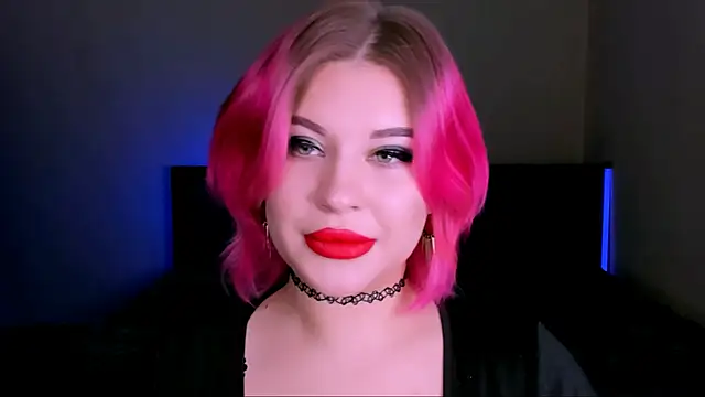 Snapshot of evaharve chatting on 03.17.25 evaharve online show from 03.17.25