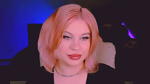 Snapshot of evaharve chatting on 09.24.25 evaharve online show from 09.24.25