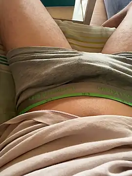 Snapshot of 234luca chatting on 02.04.25 234luca online show from 02.04.25