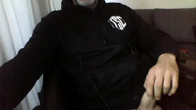 Snapshot of Avamereandmikel chatting on 01.04.25 Avamereandmikel online show from 01.04.25