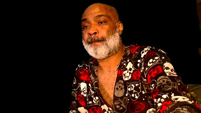 Snapshot of sinnernoir chatting on 01.15.25 sinnernoir online show from 01.15.25