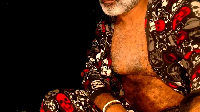 Snapshot of sinnernoir chatting on 01.16.25 sinnernoir online show from 01.16.25