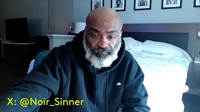 Snapshot of sinnernoir chatting on 09.23.25 sinnernoir online show from 09.23.25