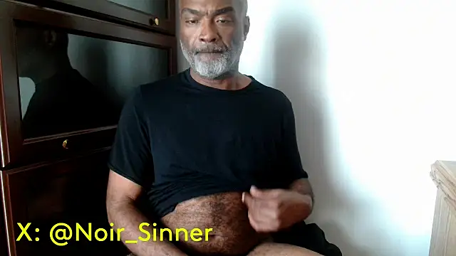 Snapshot of sinnernoir chatting on 04.25.26 sinnernoir online show from 04.25.26