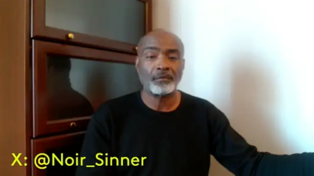 Snapshot of sinnernoir chatting on 05.01.26 sinnernoir online show from 05.01.26
