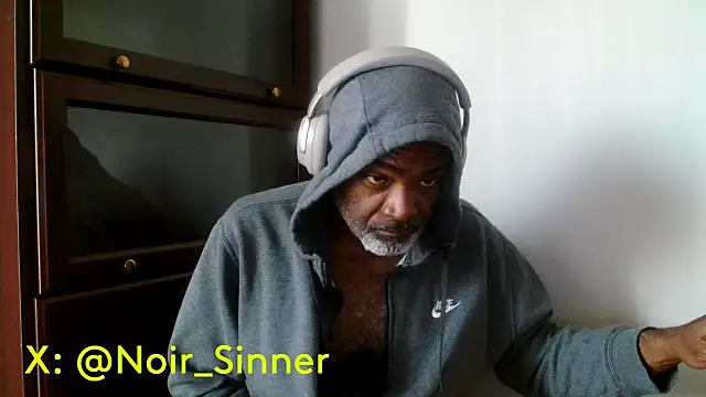 Snapshot of sinnernoir chatting on 05.02.26 sinnernoir online show from 05.02.26