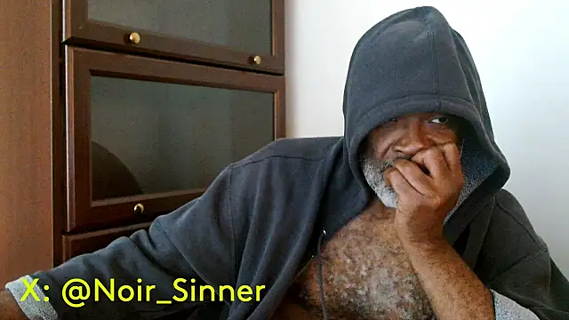 Snapshot of sinnernoir chatting on 05.11.26 sinnernoir online show from 05.11.26