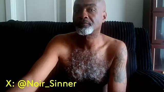 Snapshot of sinnernoir chatting on 05.30.26 sinnernoir online show from 05.30.26