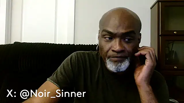 Snapshot of sinnernoir chatting on 06.02.26 sinnernoir online show from 06.02.26