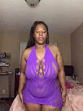 Snapshot of Eboni03 chatting on 12.27.24 Eboni03 online show from 12.27.24