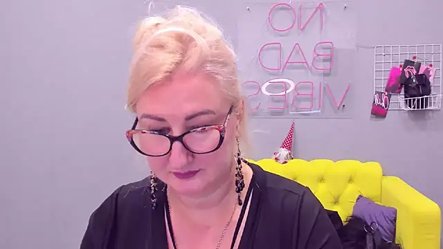 Snapshot of ChristyBrooks chatting on 01.14.25 ChristyBrooks online show from 01.14.25