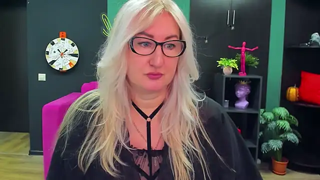 Snapshot of ChristyBrooks chatting on 02.27.25 ChristyBrooks online show from 02.27.25