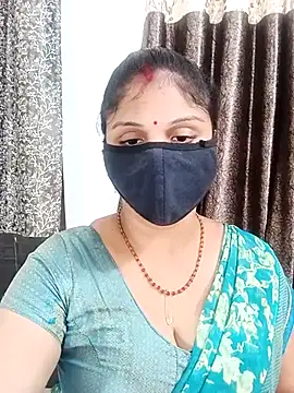 Snapshot of Cute-Aadhvita chatting on 06.18.26 Cute-Aadhvita online show from 06.18.26