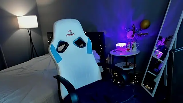 Lexy-Woorhez online show from 02.06.25