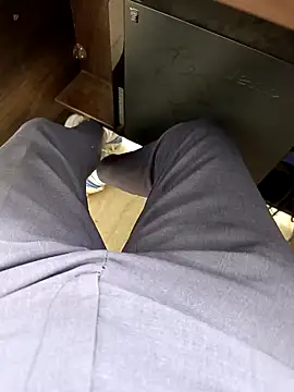 Snapshot of Kakabiraji chatting on 12.14.24 Kakabiraji online show from 12.14.24