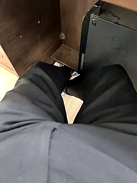 Snapshot of Kakabiraji chatting on 12.18.24 Kakabiraji online show from 12.18.24