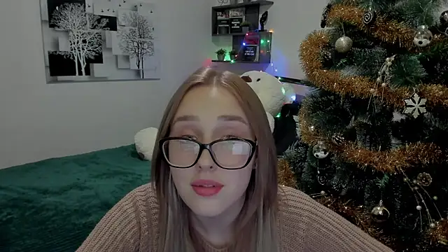 Snapshot of LinaTruly chatting on 01.09.25 LinaTruly online show from 01.09.25