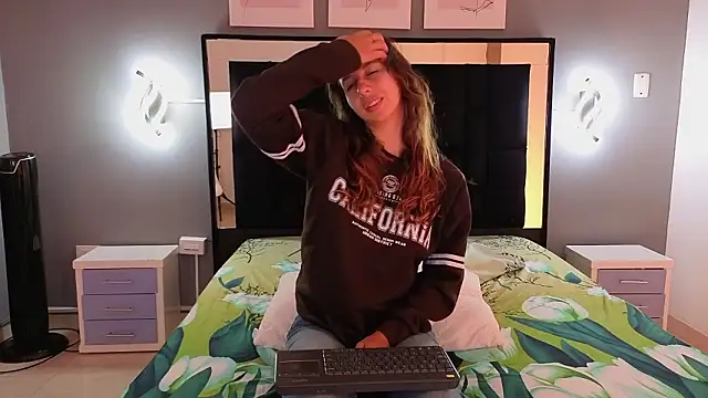 jolie lov online show from 02.25.26