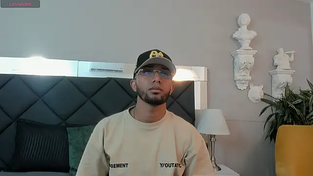 Robin Rief online show from 11.24.25