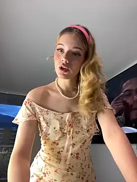 NicoleCut online show from 09.18.25