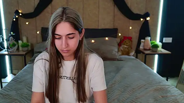 Snapshot of Teresa_Stane chatting on 02.21.25 Teresa Stane online show from 02.21.25