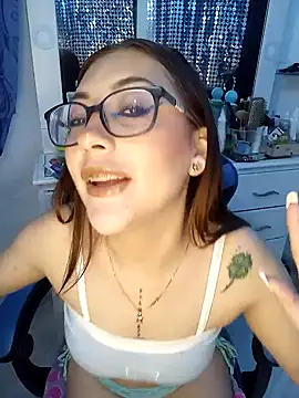 Luna SofiaXX online show from 01.17.25