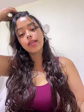 Snapshot of Ariana_Pierce chatting on 05.17.26 Ariana Pierce online show from 05.17.26