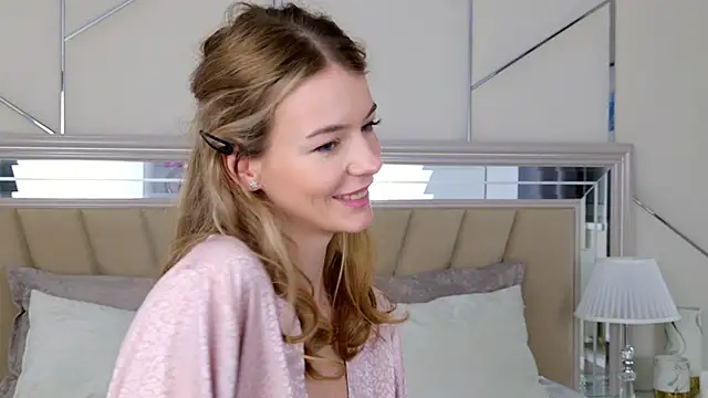 Snapshot of MeganMour chatting on 02.09.25 MeganMour online show from 02.09.25