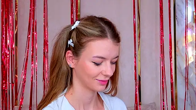 Snapshot of MeganMour chatting on 02.11.25 MeganMour online show from 02.11.25