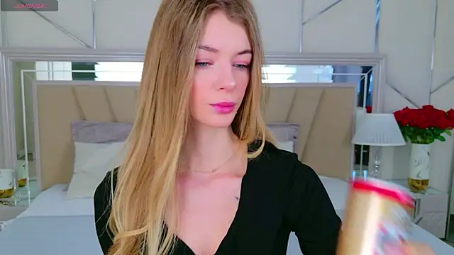 MeganMour online show from 04.17.26