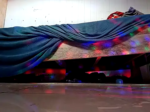 Snapshot of frotasso chatting on 01.05.25 frotasso online show from 01.05.25